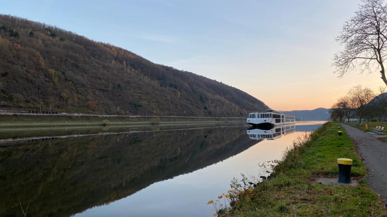 Appartamento Direkter Moselblick I Altbau I 4 Personen I Terrasse Sankt Aldegund Esterno foto